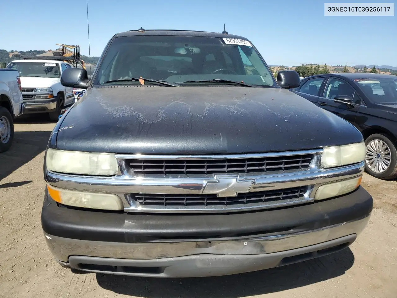 2003 Chevrolet Suburban C1500 VIN: 3GNEC16T03G256117 Lot: 62391405