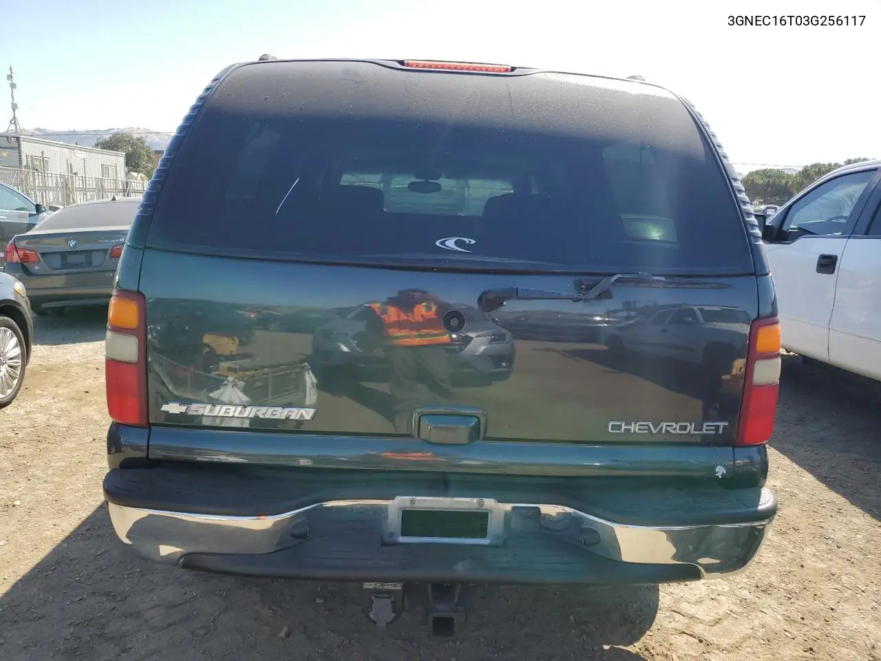 2003 Chevrolet Suburban C1500 VIN: 3GNEC16T03G256117 Lot: 62391405
