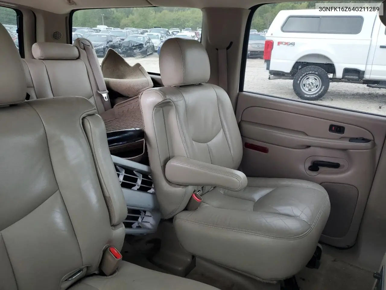 2004 Chevrolet Suburban K1500 VIN: 3GNFK16Z64G211289 Lot: 51853965