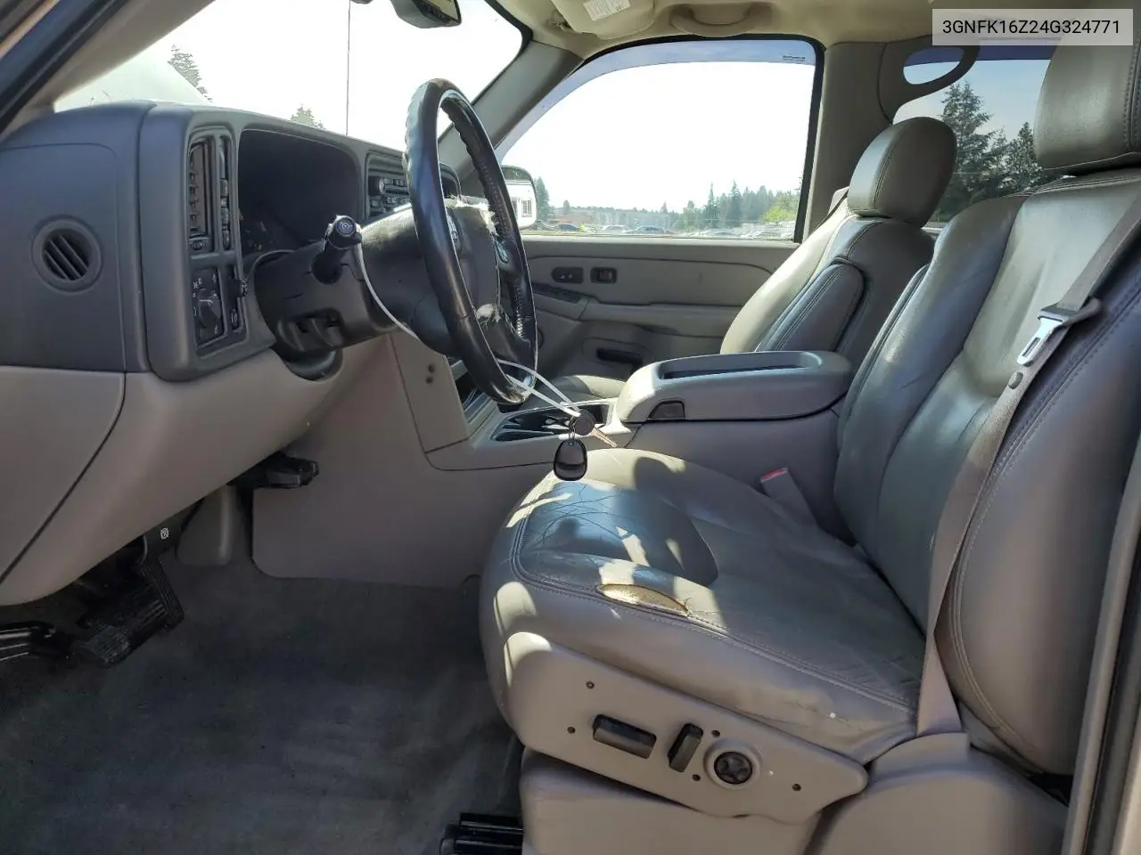 2004 Chevrolet Suburban K1500 VIN: 3GNFK16Z24G324771 Lot: 55227025