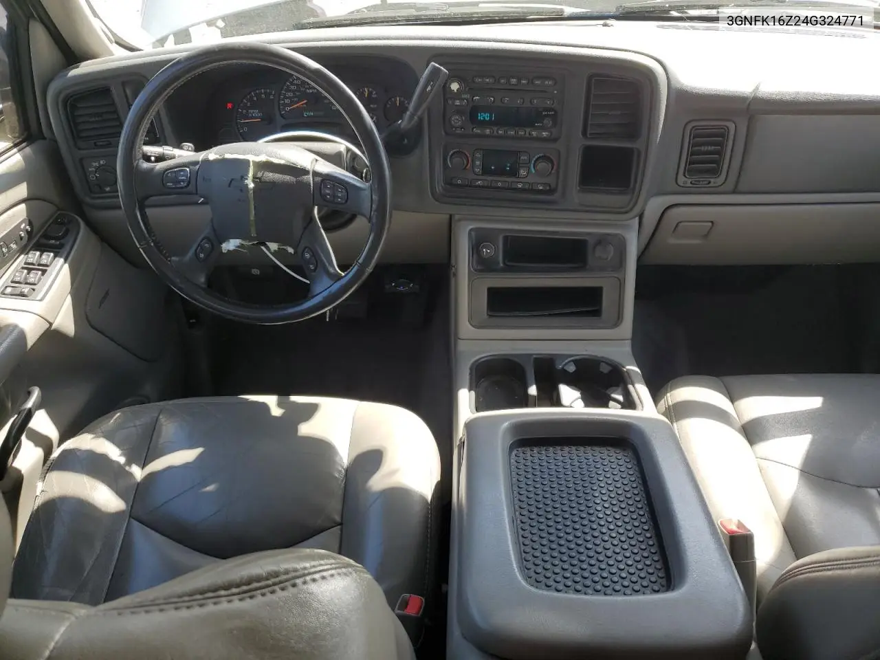2004 Chevrolet Suburban K1500 VIN: 3GNFK16Z24G324771 Lot: 55227025