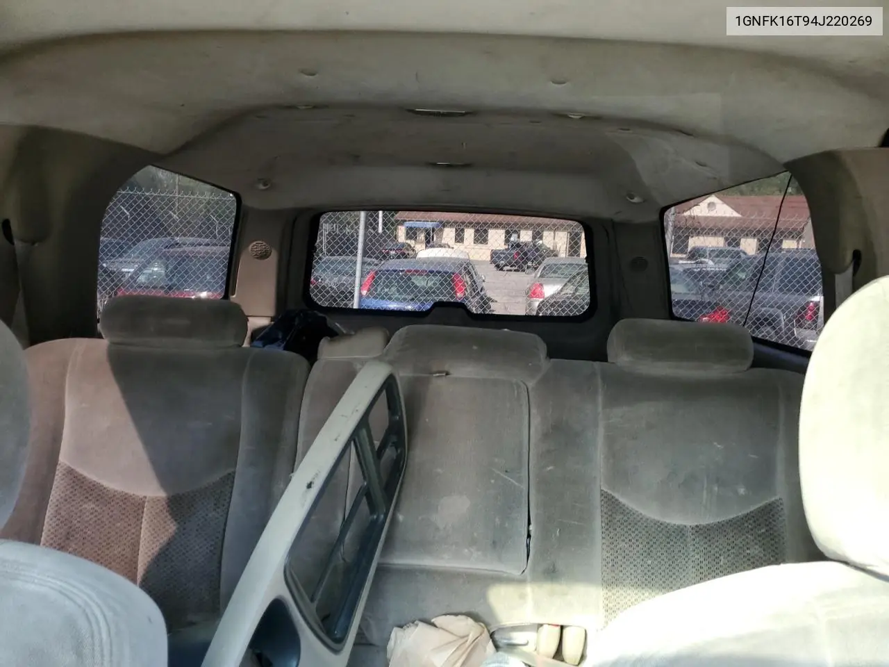 2004 Chevrolet Suburban K1500 VIN: 1GNFK16T94J220269 Lot: 55427185