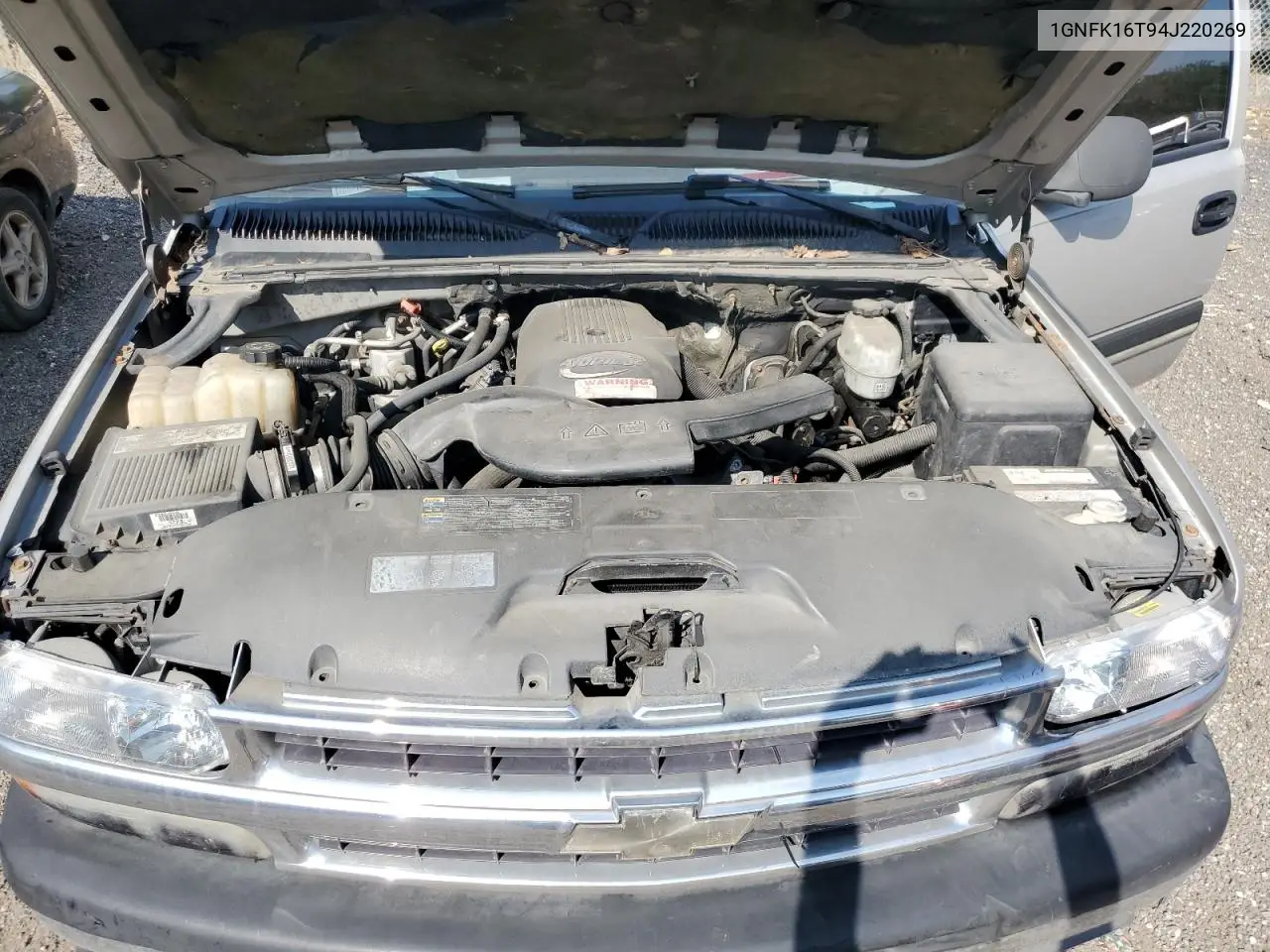 2004 Chevrolet Suburban K1500 VIN: 1GNFK16T94J220269 Lot: 55427185