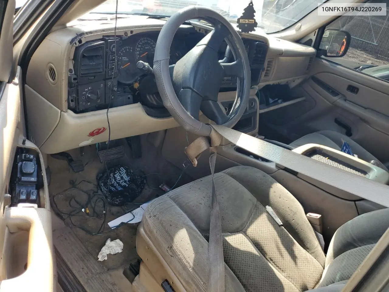 2004 Chevrolet Suburban K1500 VIN: 1GNFK16T94J220269 Lot: 55427185