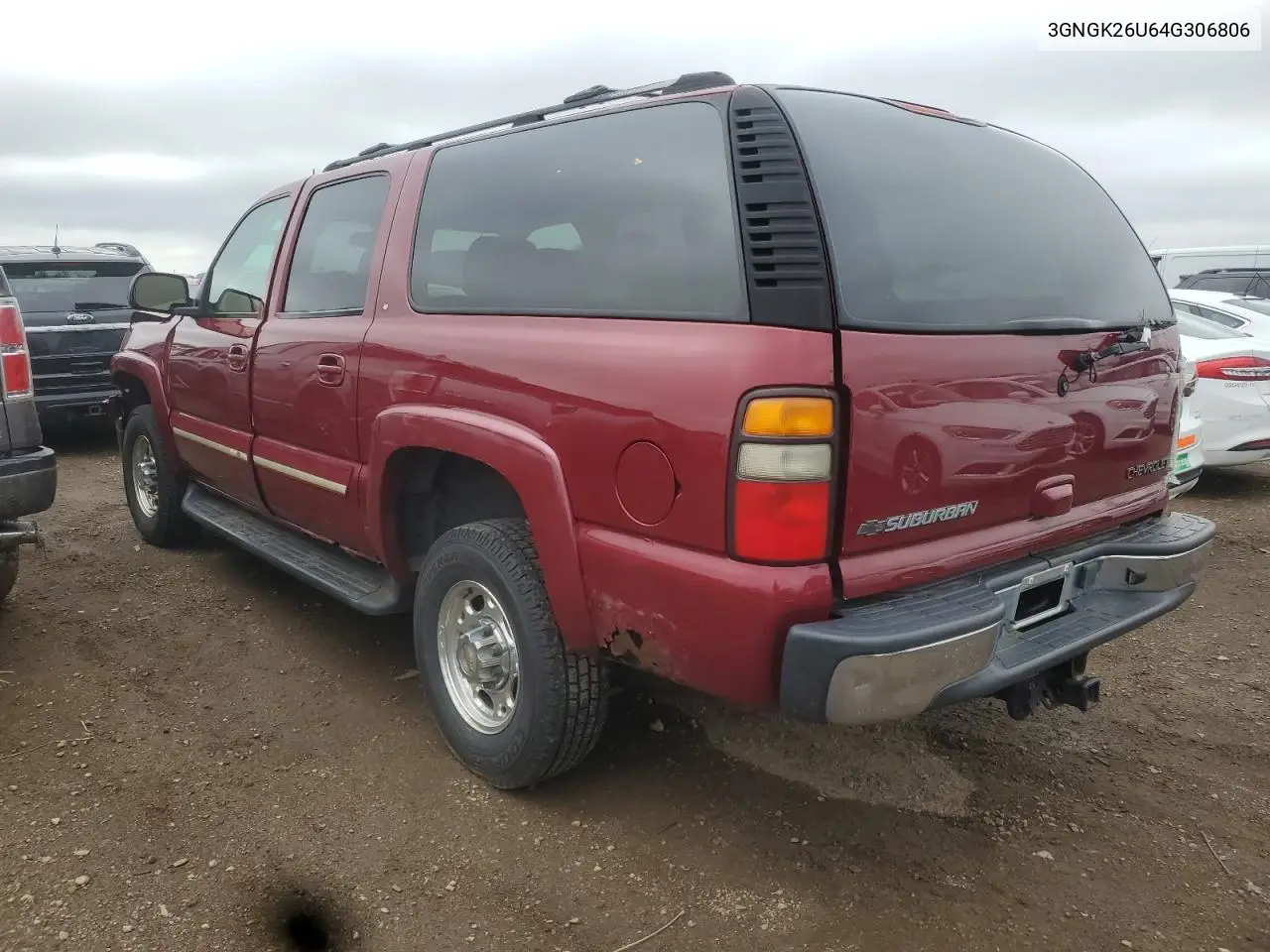 2004 Chevrolet Suburban K2500 VIN: 3GNGK26U64G306806 Lot: 55518745