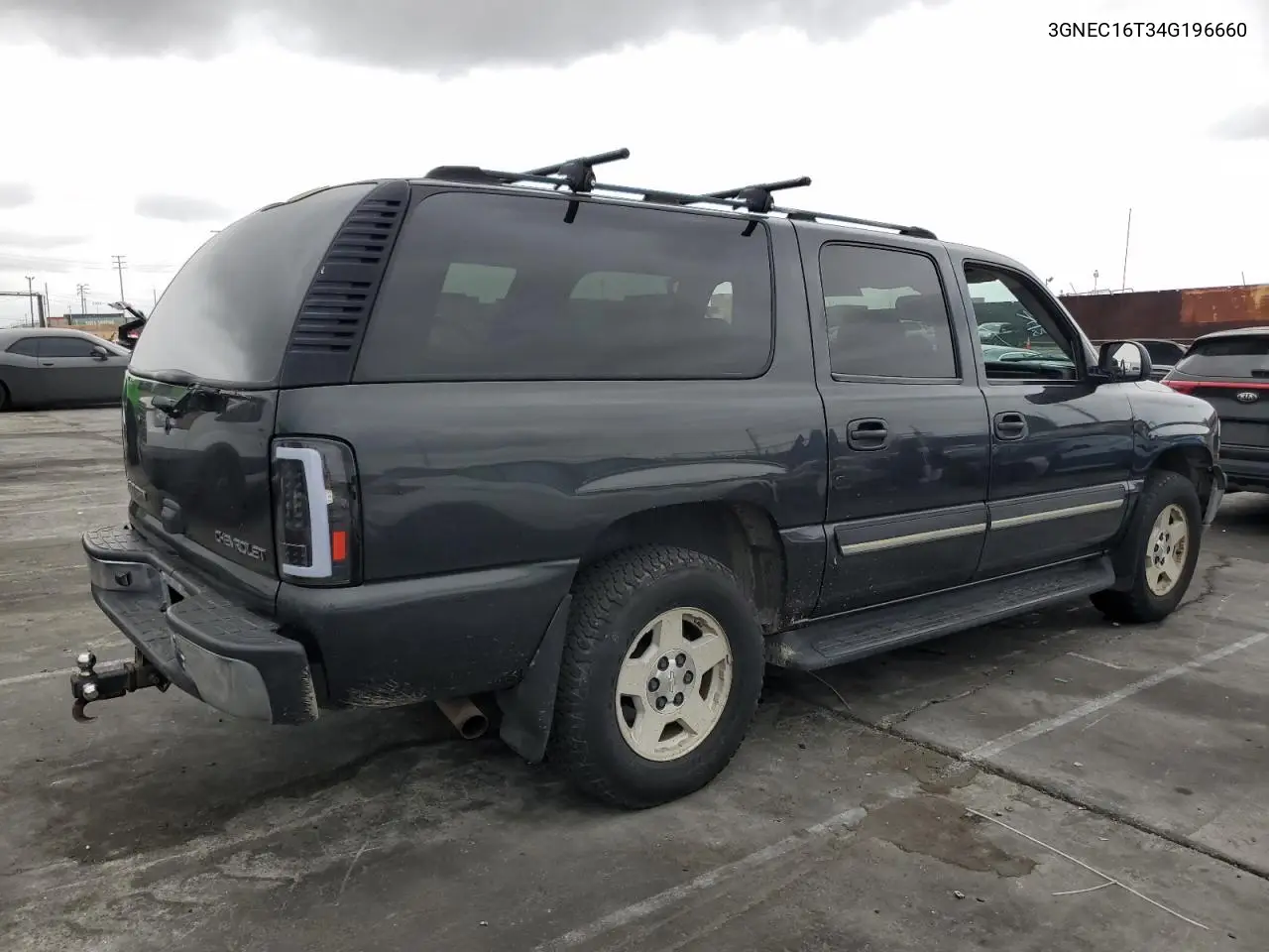 2004 Chevrolet Suburban C1500 VIN: 3GNEC16T34G196660 Lot: 55841965
