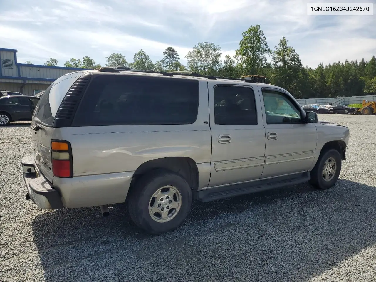 2004 Chevrolet Suburban C1500 VIN: 1GNEC16Z34J242670 Lot: 60987725