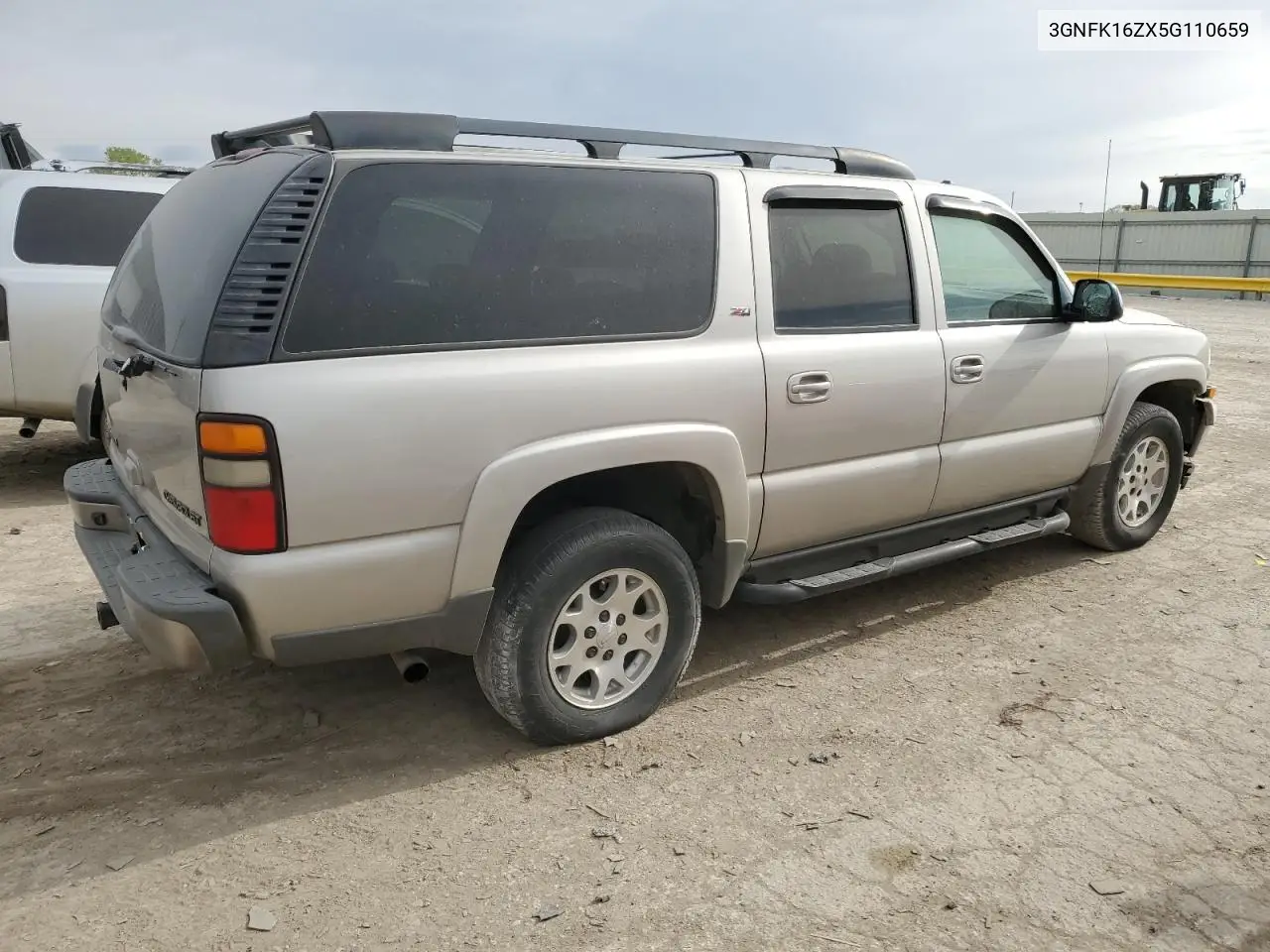 2005 Chevrolet Suburban K1500 VIN: 3GNFK16ZX5G110659 Lot: 51700115