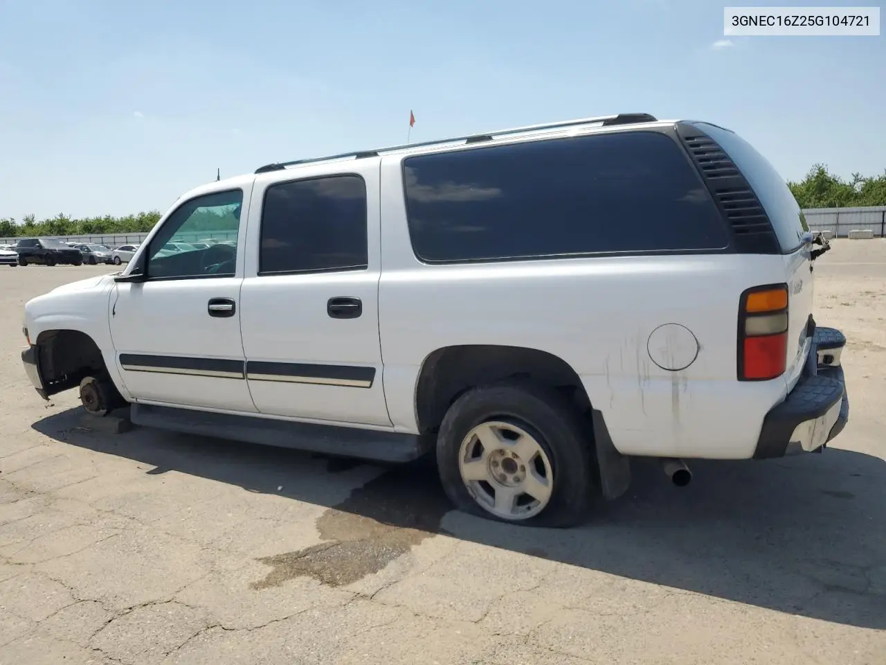 2005 Chevrolet Suburban C1500 VIN: 3GNEC16Z25G104721 Lot: 55809235