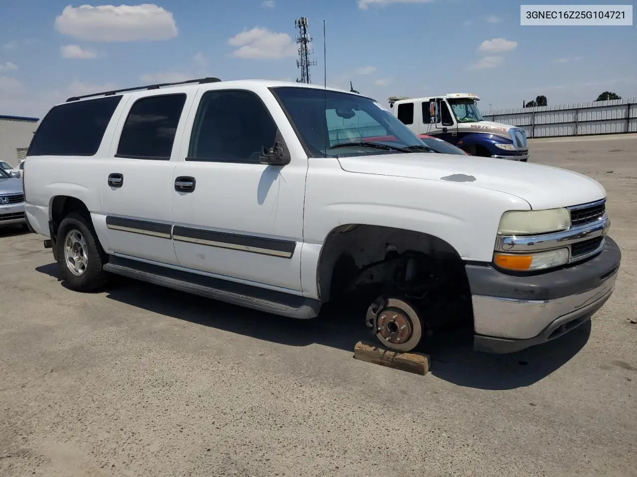 2005 Chevrolet Suburban C1500 VIN: 3GNEC16Z25G104721 Lot: 55809235