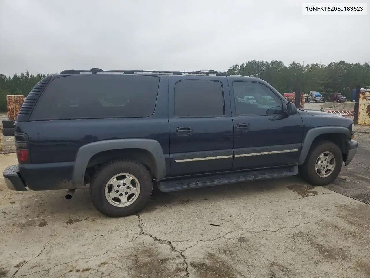 2005 Chevrolet Suburban K1500 VIN: 1GNFK16Z05J183523 Lot: 58595325