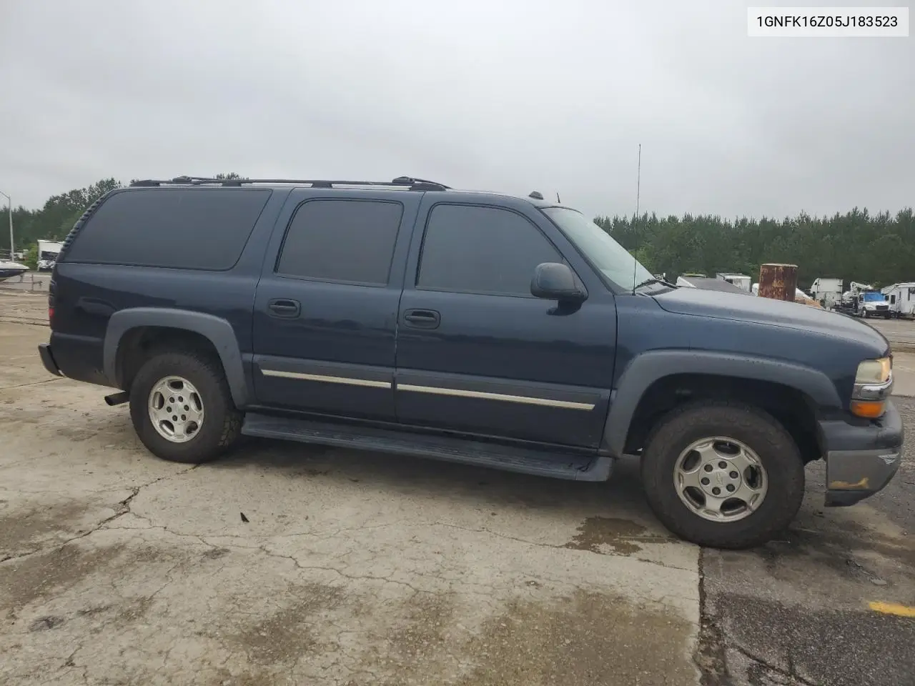 2005 Chevrolet Suburban K1500 VIN: 1GNFK16Z05J183523 Lot: 58595325