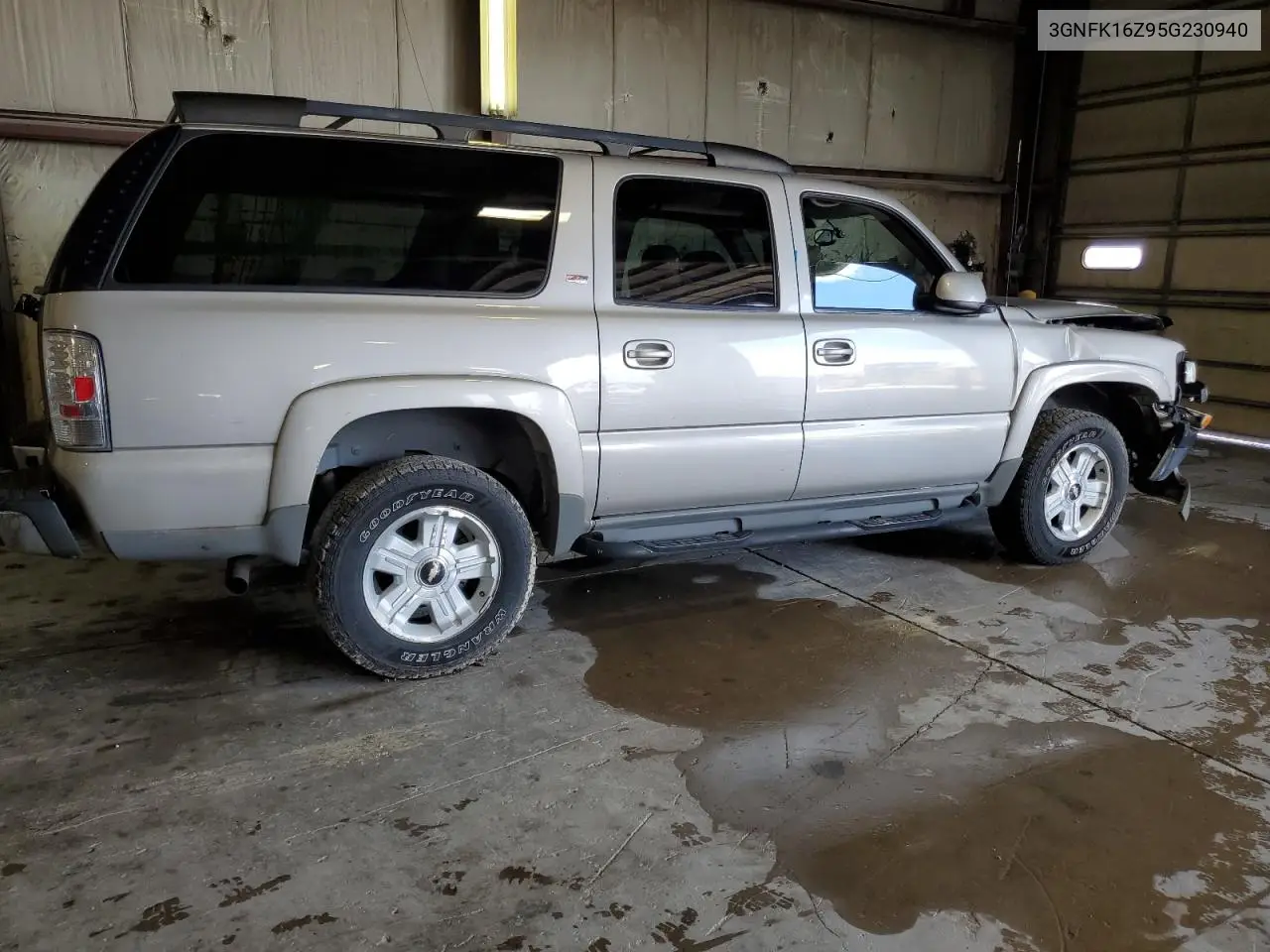 2005 Chevrolet Suburban K1500 VIN: 3GNFK16Z95G230940 Lot: 61540725