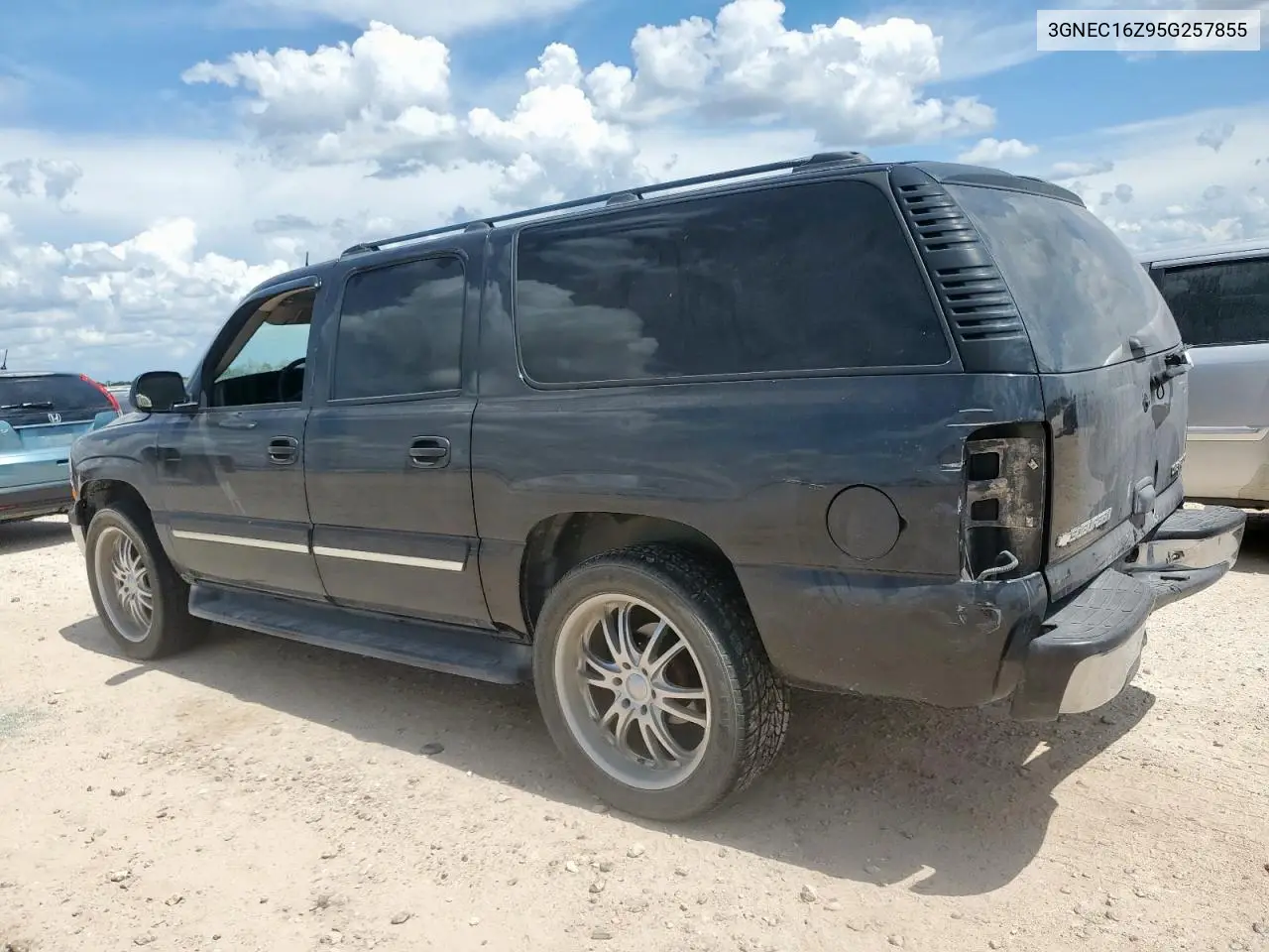 2005 Chevrolet Suburban C1500 VIN: 3GNEC16Z95G257855 Lot: 61812335