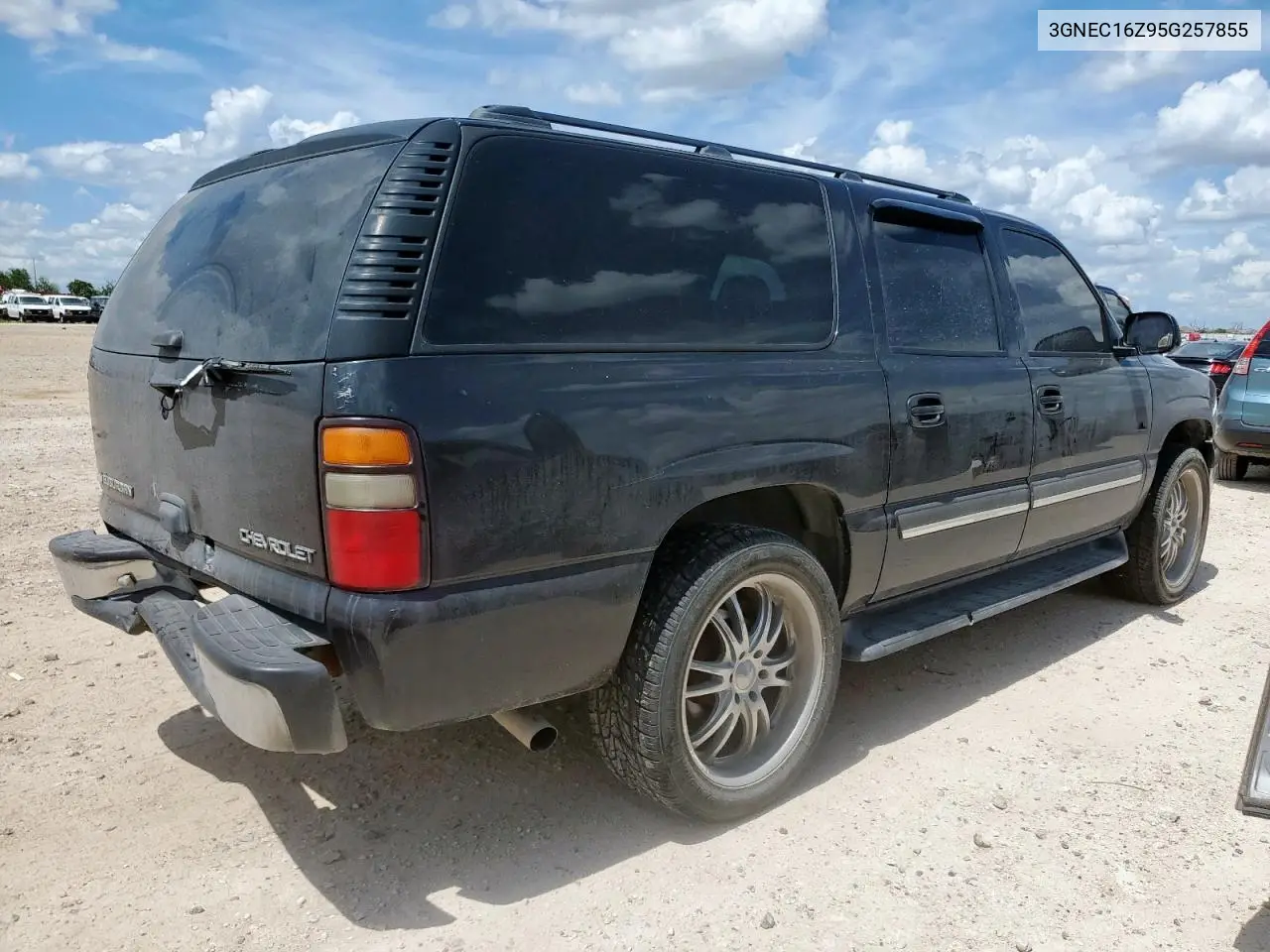 2005 Chevrolet Suburban C1500 VIN: 3GNEC16Z95G257855 Lot: 61812335
