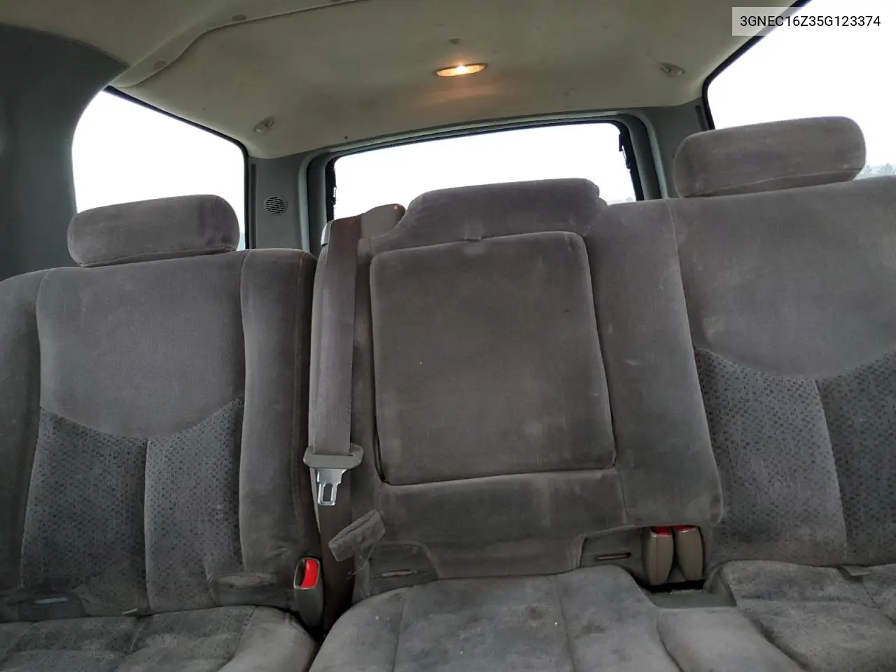 2005 Chevrolet Suburban C1500 VIN: 3GNEC16Z35G123374 Lot: 62396585