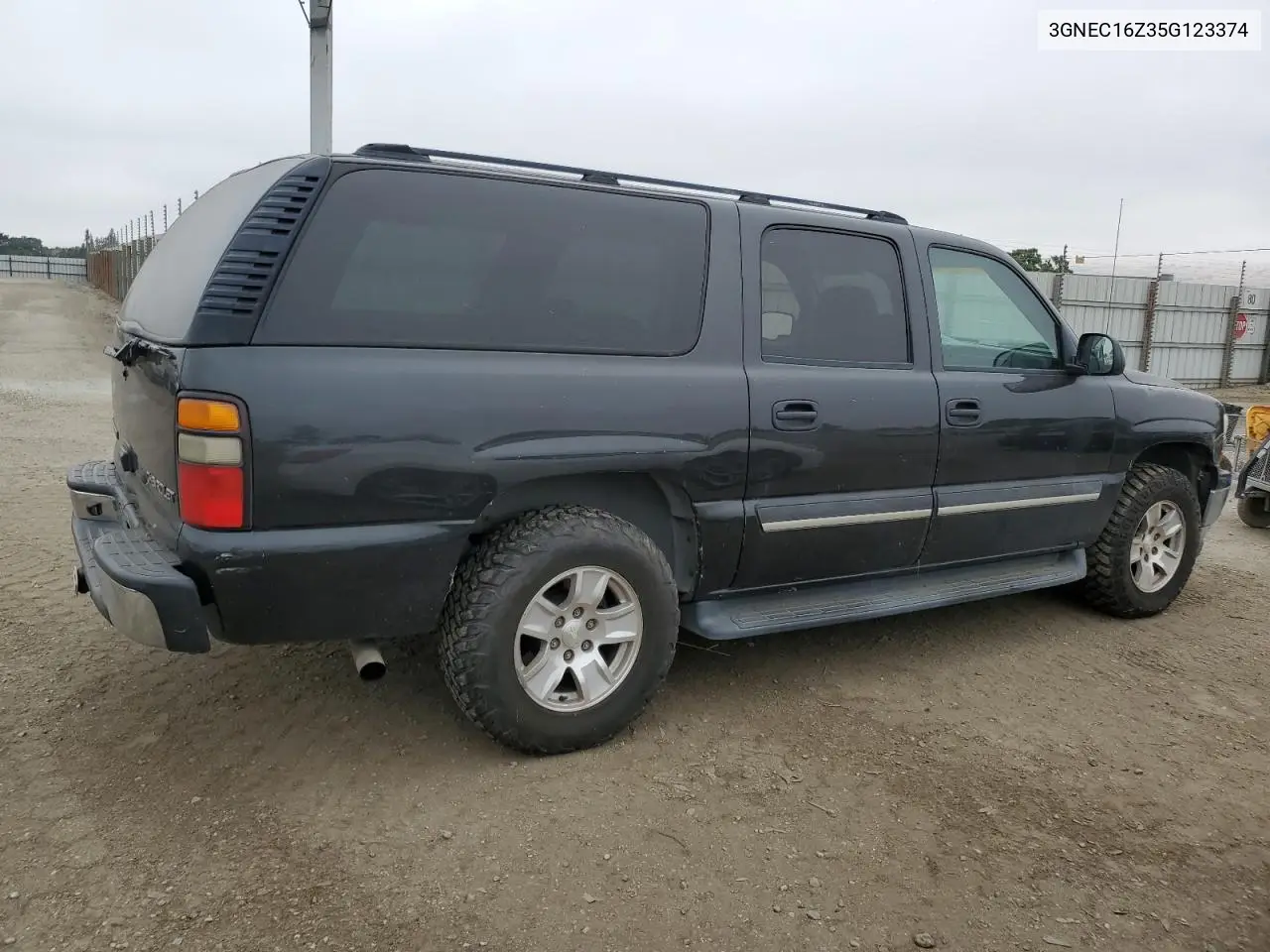2005 Chevrolet Suburban C1500 VIN: 3GNEC16Z35G123374 Lot: 62396585