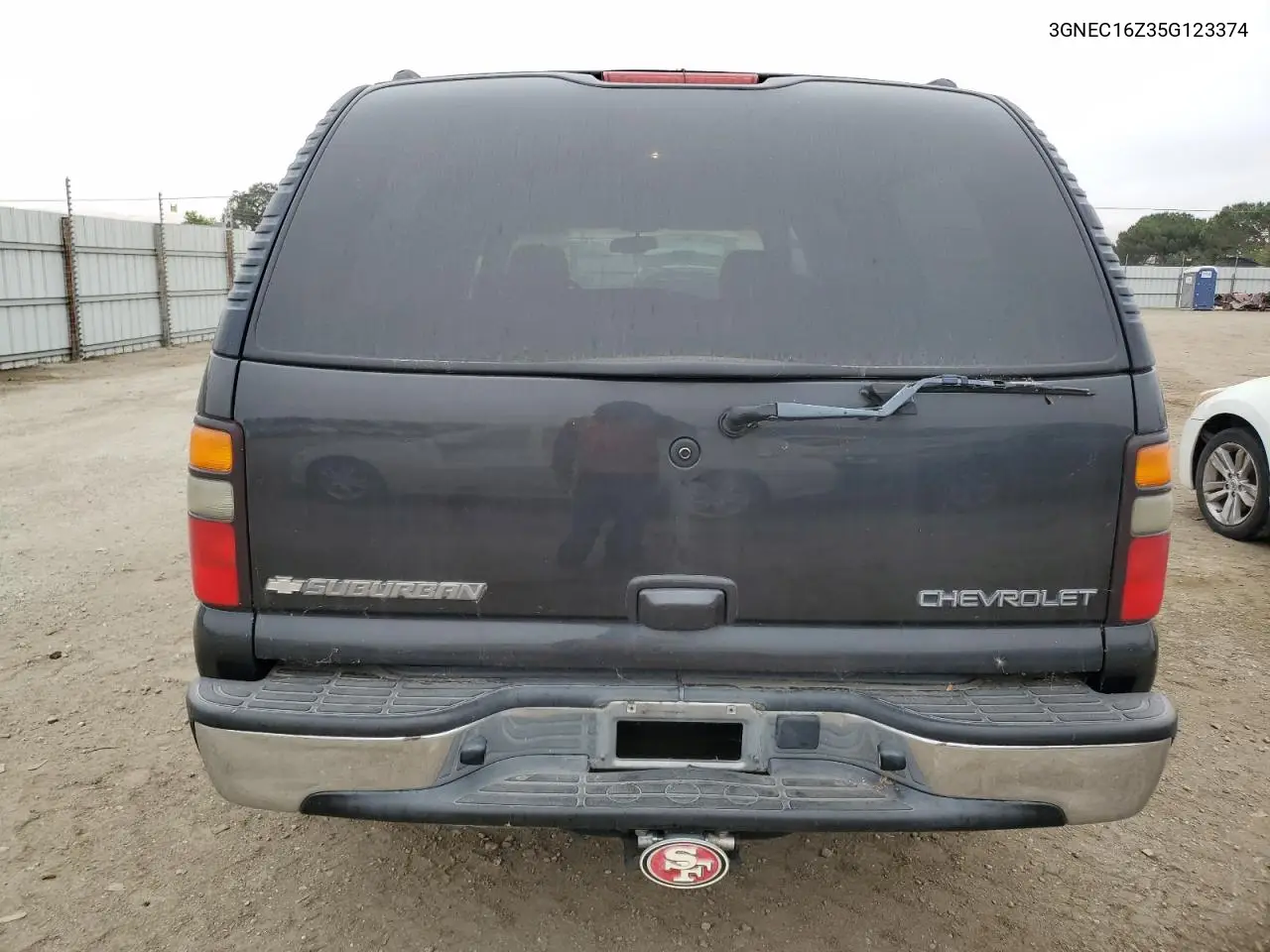 2005 Chevrolet Suburban C1500 VIN: 3GNEC16Z35G123374 Lot: 62396585