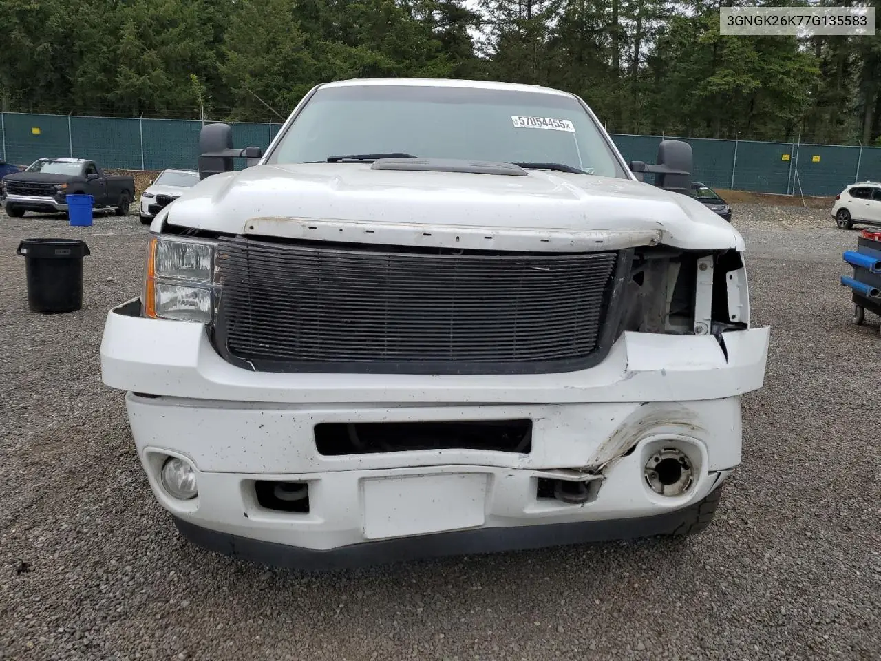 2007 Chevrolet Suburban K2500 VIN: 3GNGK26K77G135583 Lot: 57054455