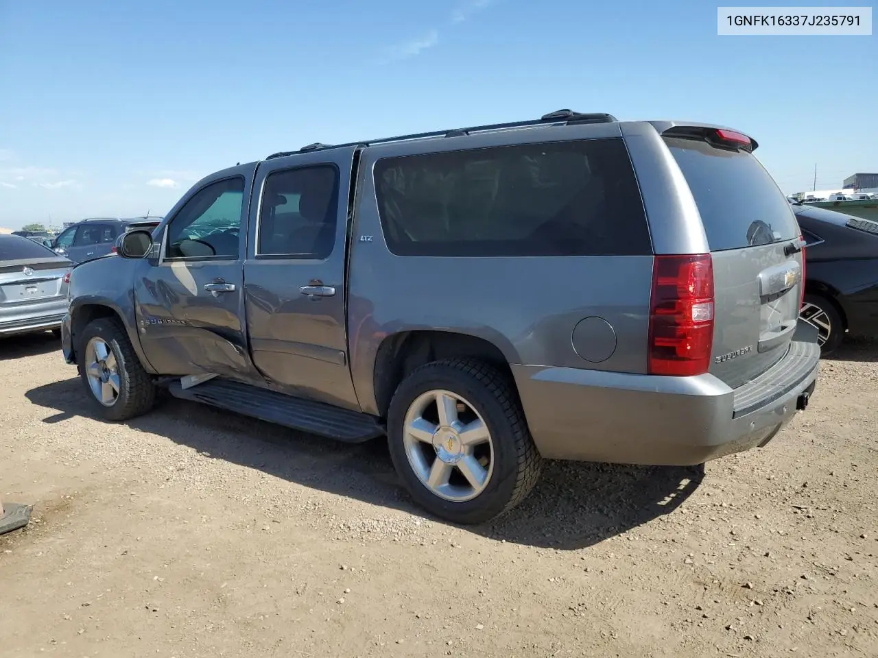 2007 Chevrolet Suburban K1500 VIN: 1GNFK16337J235791 Lot: 62310245