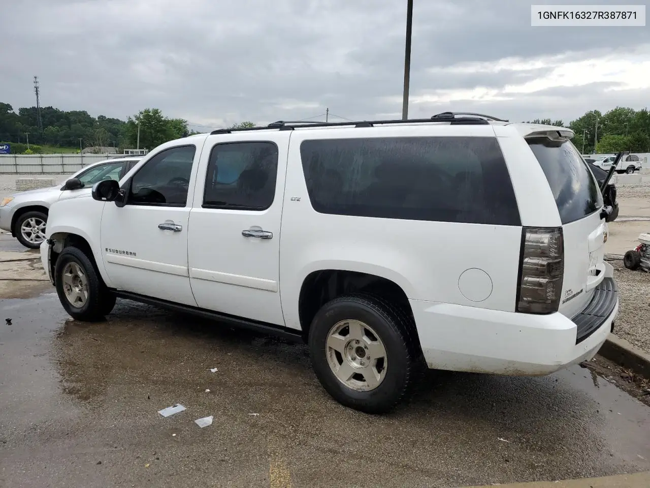 2007 Chevrolet Suburban K1500 VIN: 1GNFK16327R387871 Lot: 62581985