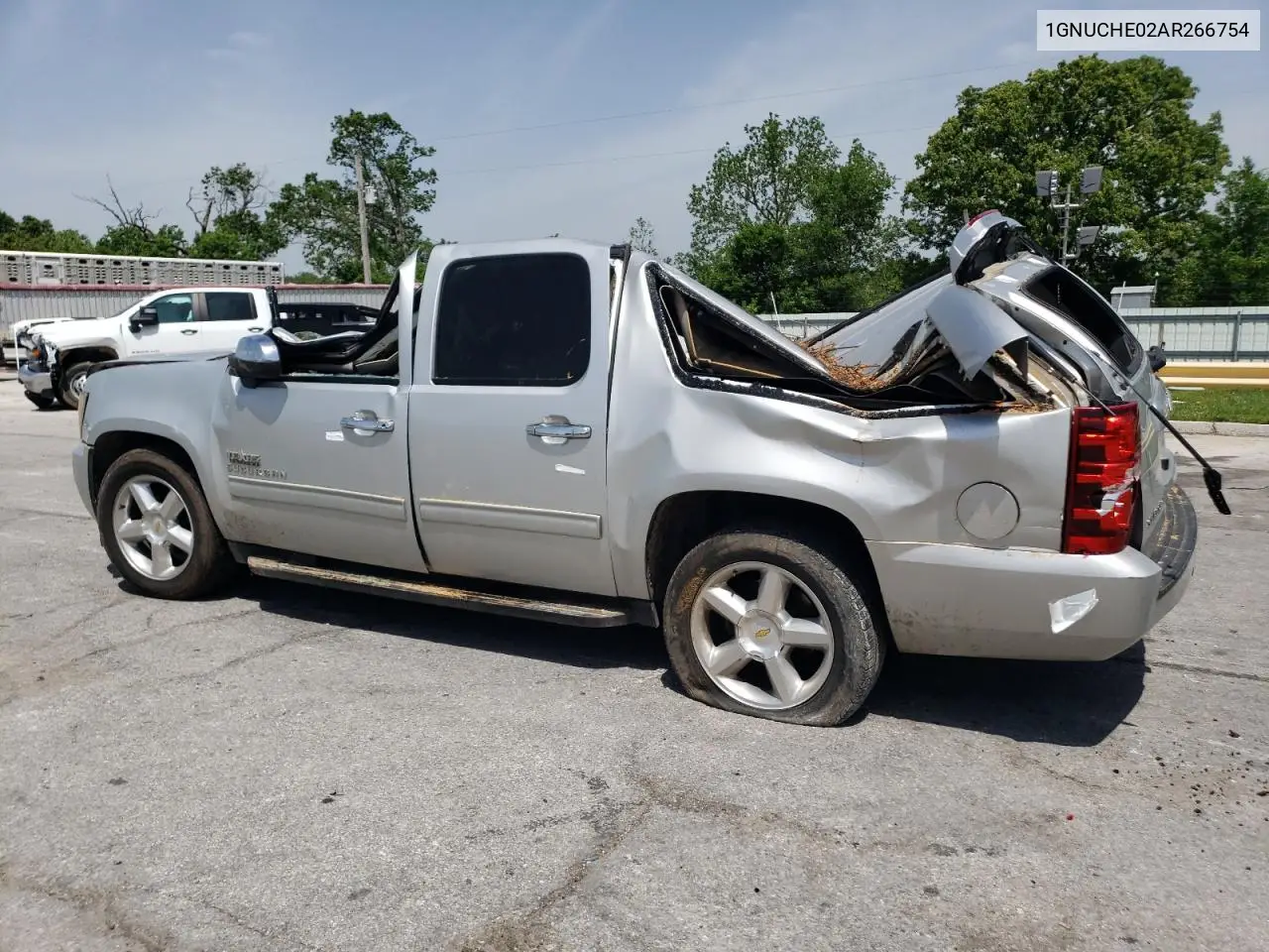 2010 Chevrolet Suburban C1500 Ls VIN: 1GNUCHE02AR266754 Lot: 56241955
