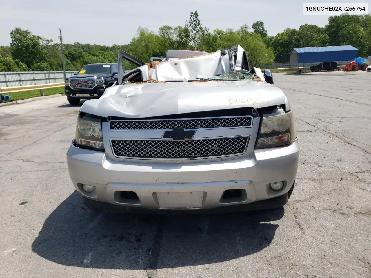 2010 Chevrolet Suburban C1500 Ls VIN: 1GNUCHE02AR266754 Lot: 56241955