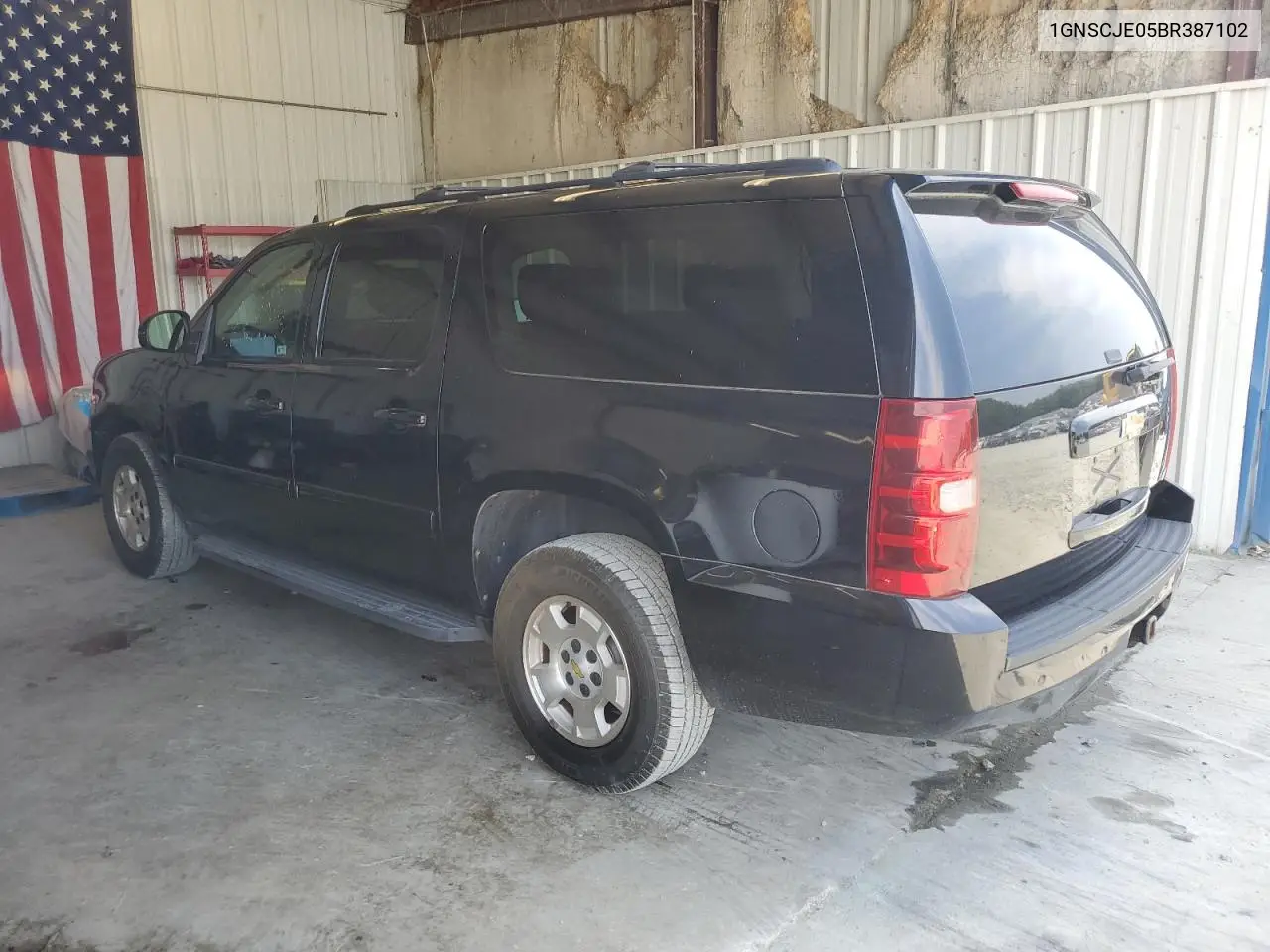 2011 Chevrolet Suburban C1500 Lt VIN: 1GNSCJE05BR387102 Lot: 62515875