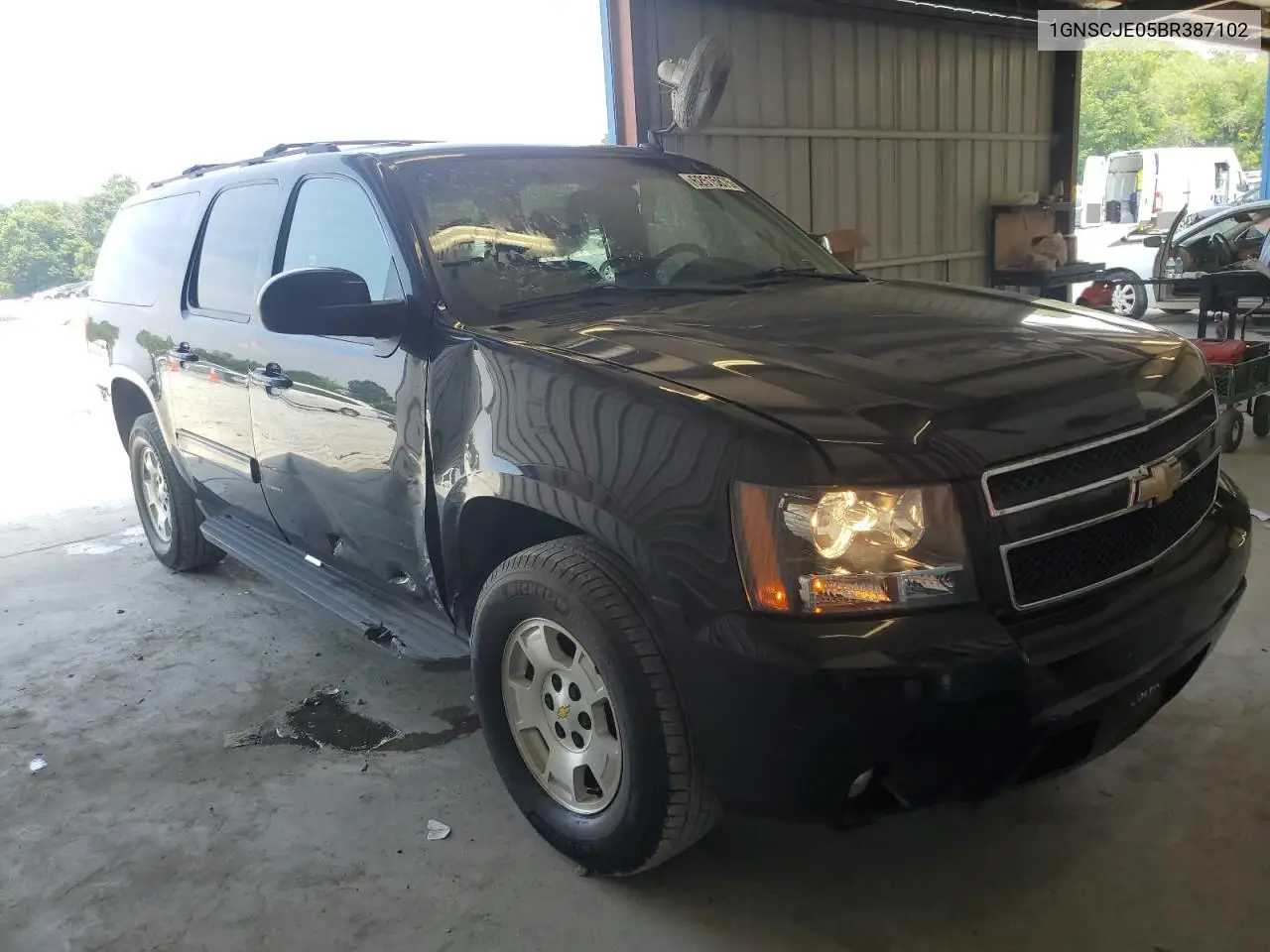 2011 Chevrolet Suburban C1500 Lt VIN: 1GNSCJE05BR387102 Lot: 62515875