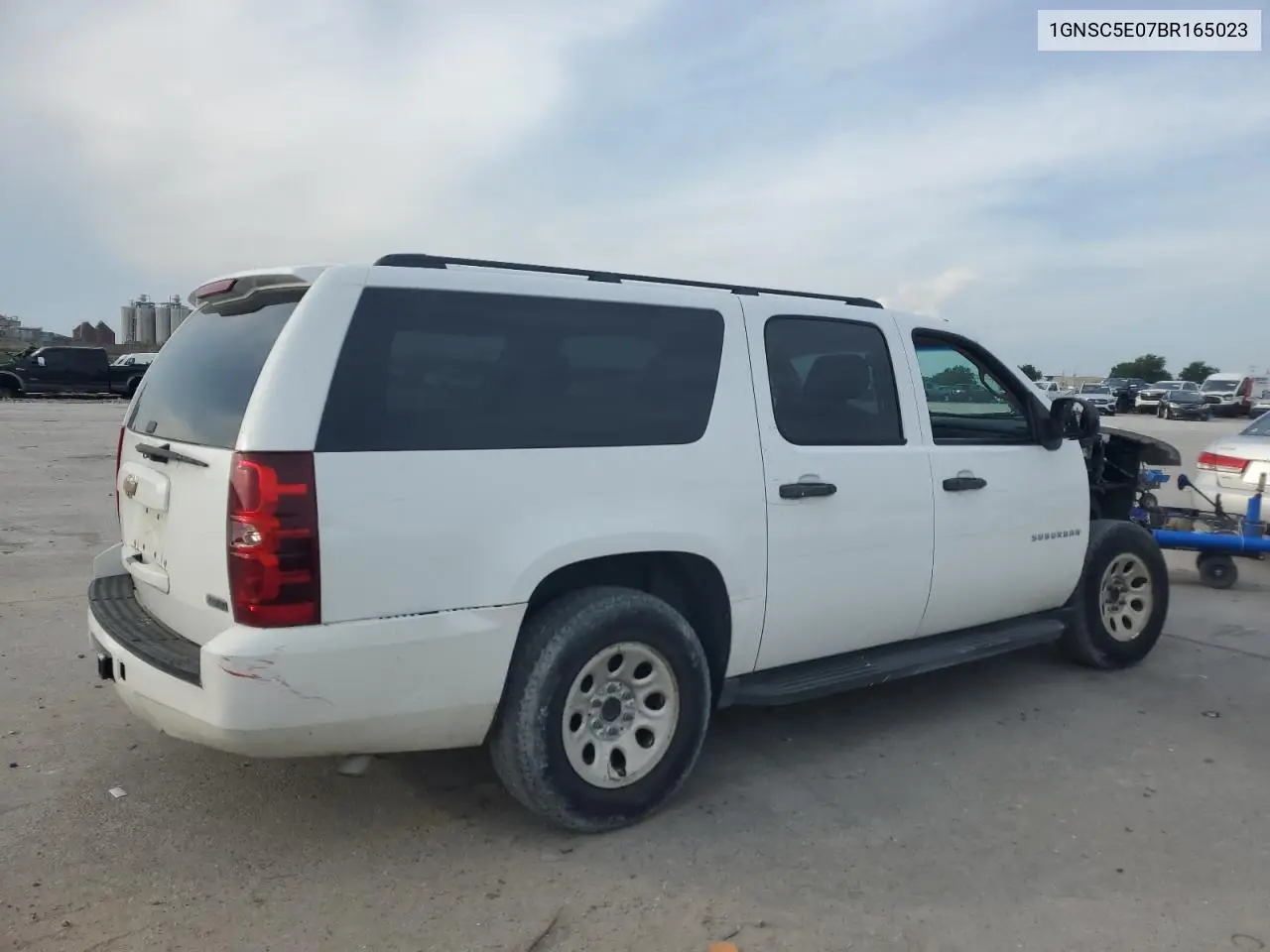 2011 Chevrolet Suburban C1500 VIN: 1GNSC5E07BR165023 Lot: 62527245