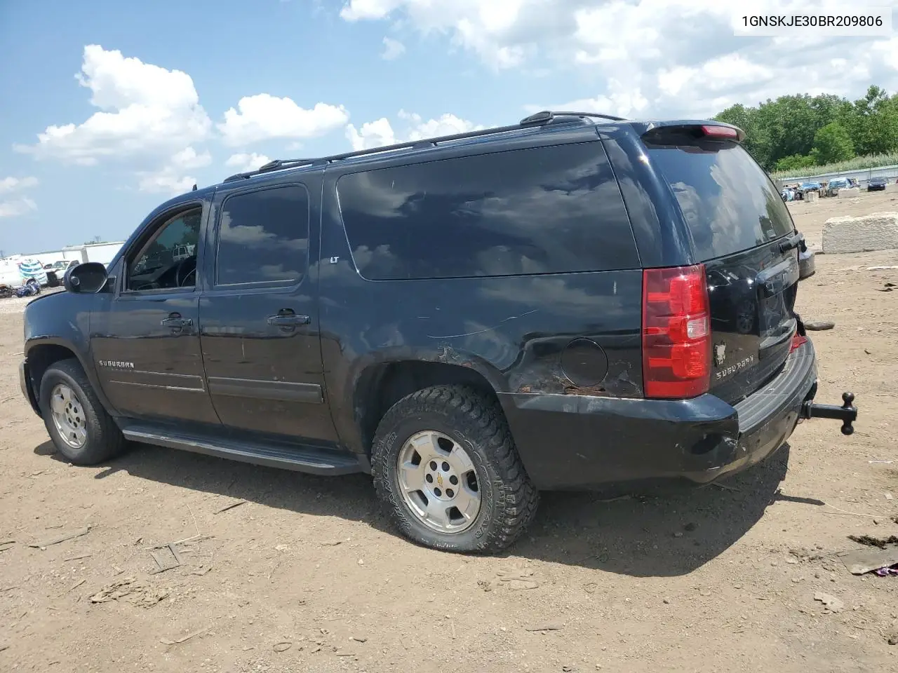 2011 Chevrolet Suburban K1500 Lt VIN: 1GNSKJE30BR209806 Lot: 62532065