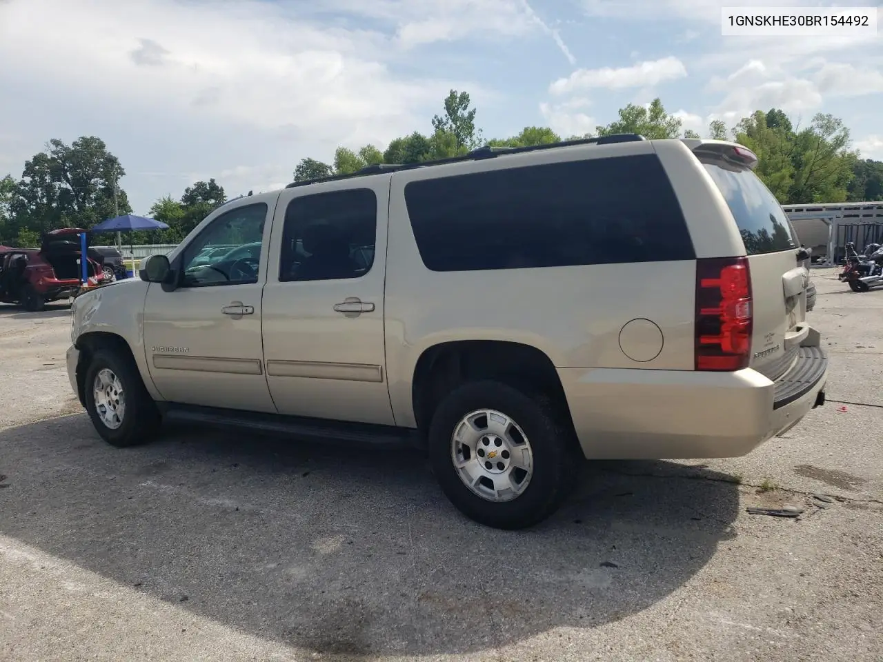2011 Chevrolet Suburban K1500 Ls VIN: 1GNSKHE30BR154492 Lot: 62687985