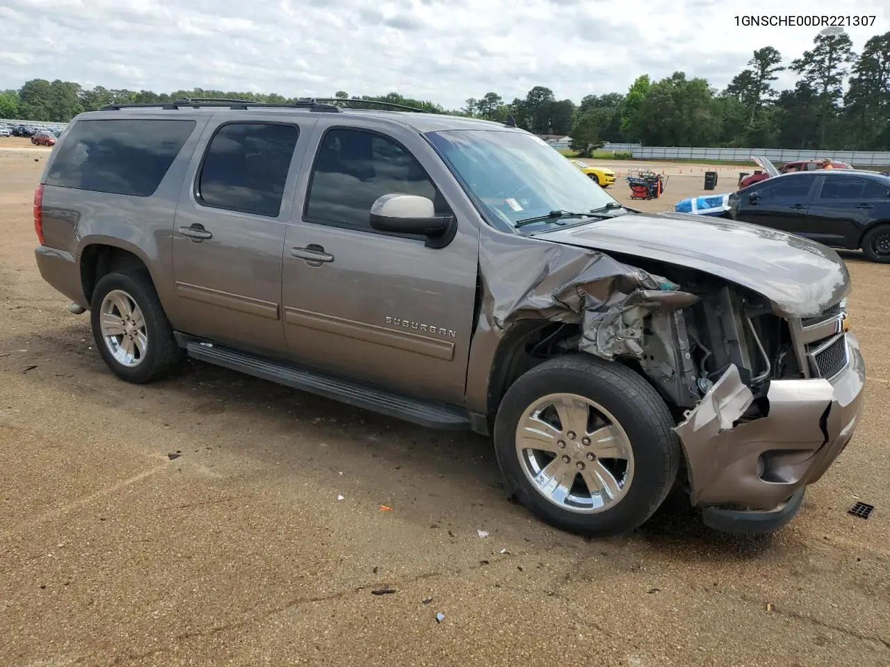2013 Chevrolet Suburban C1500 Ls VIN: 1GNSCHE00DR221307 Lot: 54684925