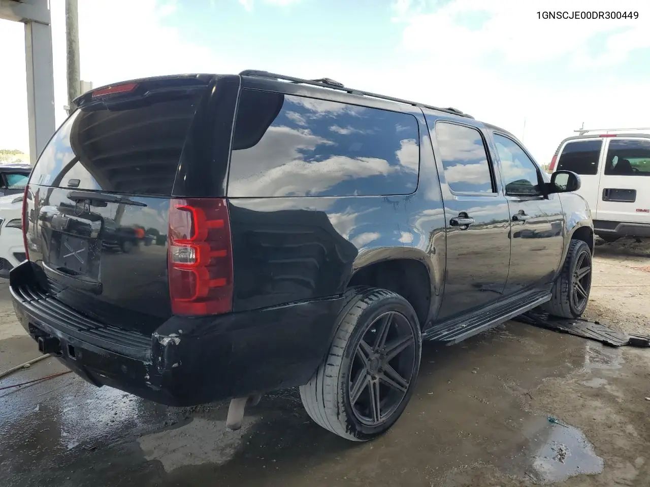2013 Chevrolet Suburban C1500 Lt VIN: 1GNSCJE00DR300449 Lot: 55134455