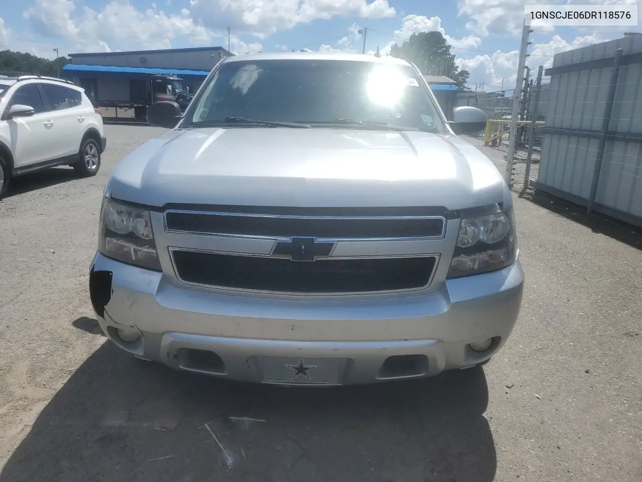 2013 Chevrolet Suburban C1500 Lt VIN: 1GNSCJE06DR118576 Lot: 61928635