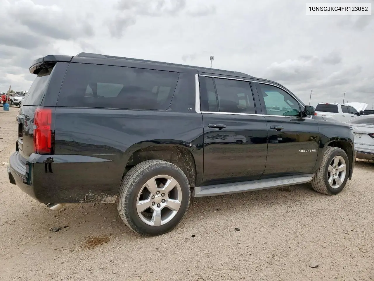 2015 Chevrolet Suburban C1500 Lt VIN: 1GNSCJKC4FR123082 Lot: 62708765