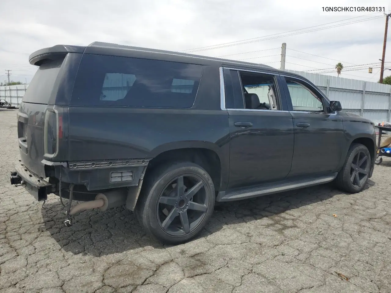 2016 Chevrolet Suburban C1500 Lt VIN: 1GNSCHKC1GR483131 Lot: 56422465