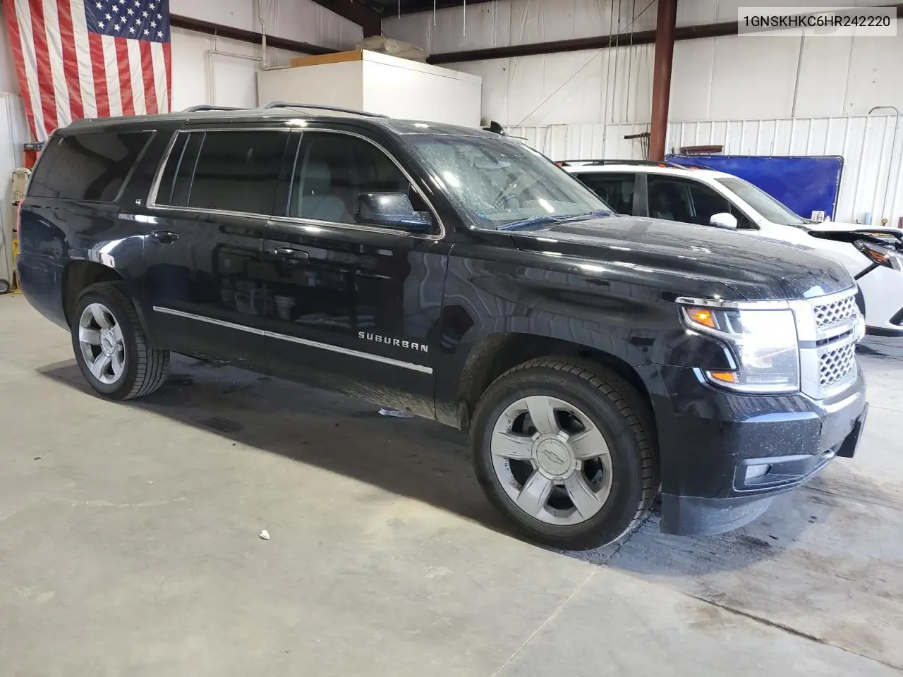 2017 Chevrolet Suburban K1500 Lt VIN: 1GNSKHKC6HR242220 Lot: 62340335