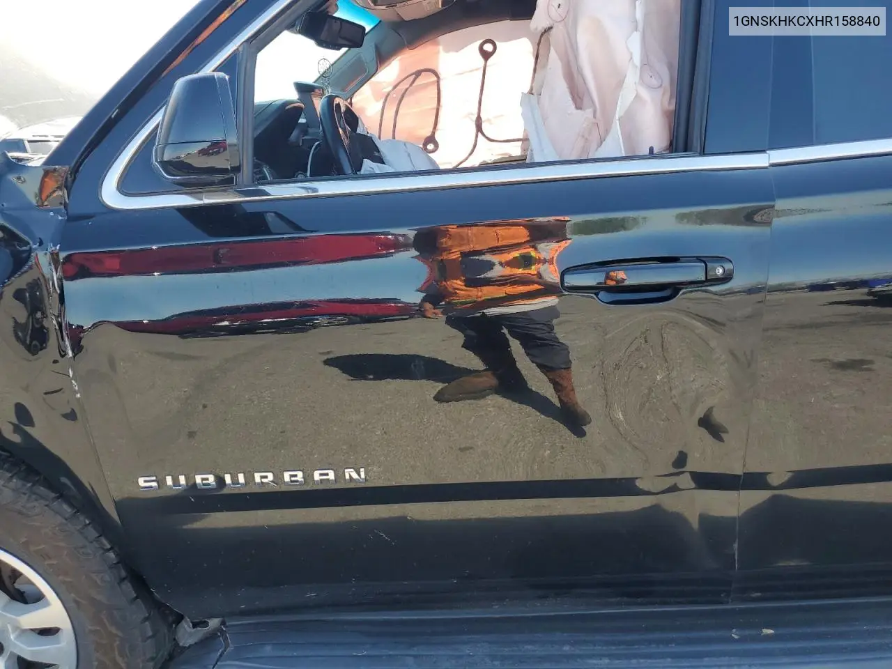 1GNSKHKCXHR158840 2017 Chevrolet Suburban K1500 Lt