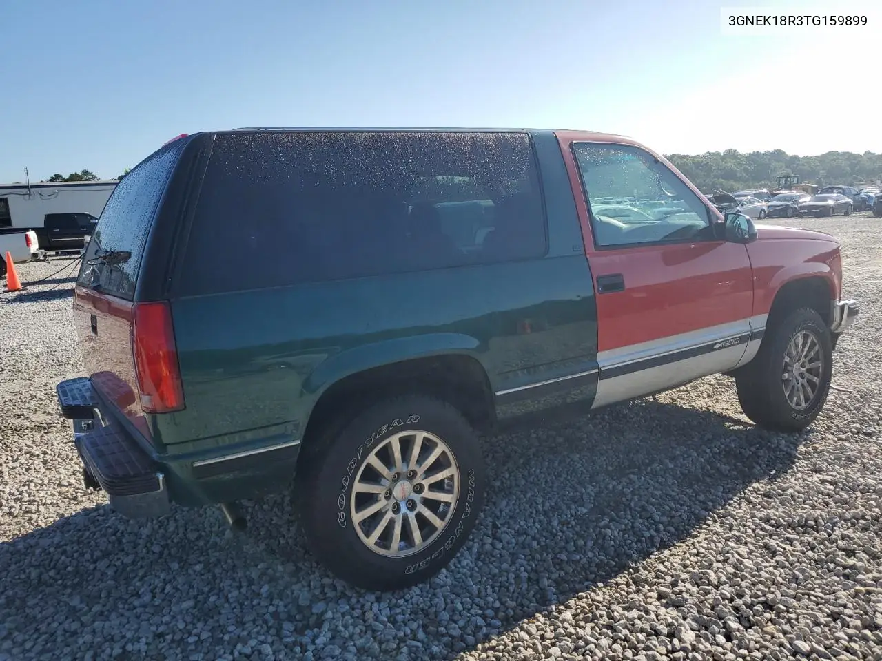 1996 Chevrolet Tahoe K1500 VIN: 3GNEK18R3TG159899 Lot: 61131635