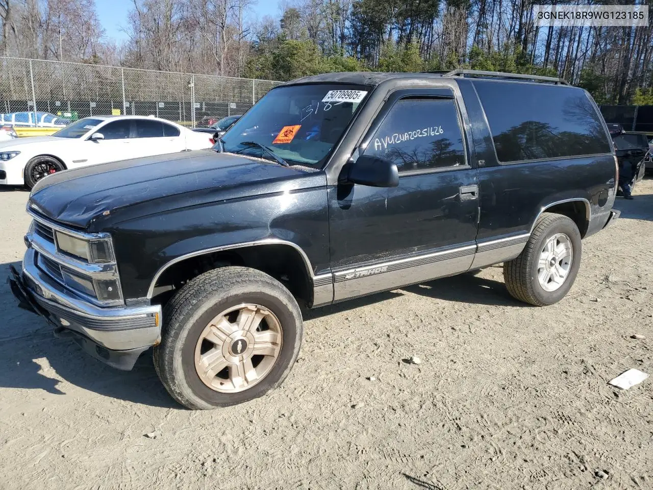 1998 Chevrolet Tahoe K1500 VIN: 3GNEK18R9WG123185 Lot: 53020915