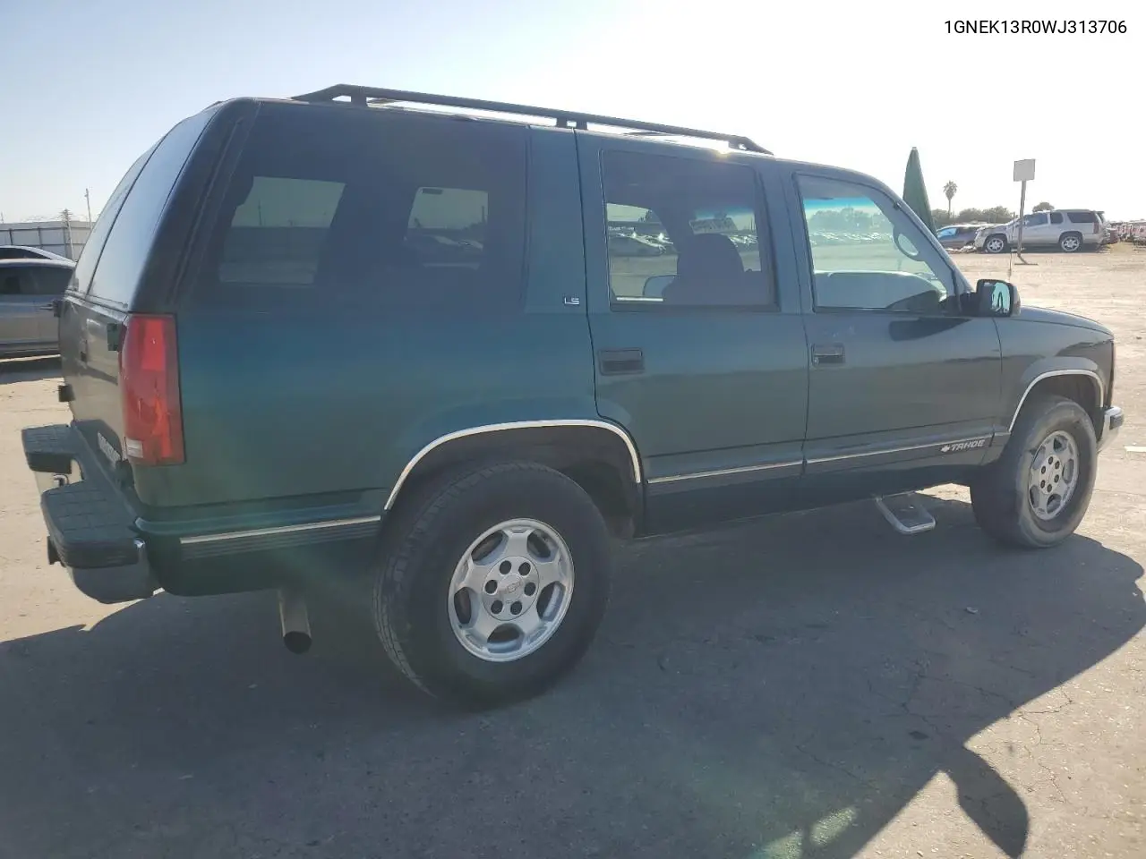 1998 Chevrolet Tahoe K1500 VIN: 1GNEK13R0WJ313706 Lot: 61010445