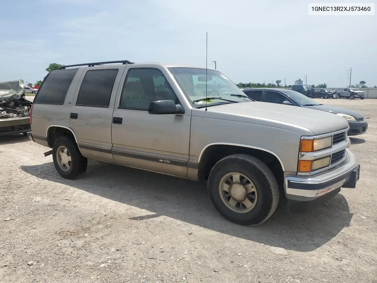1999 Chevrolet Tahoe C1500 VIN: 1GNEC13R2XJ573460 Lot: 56869395