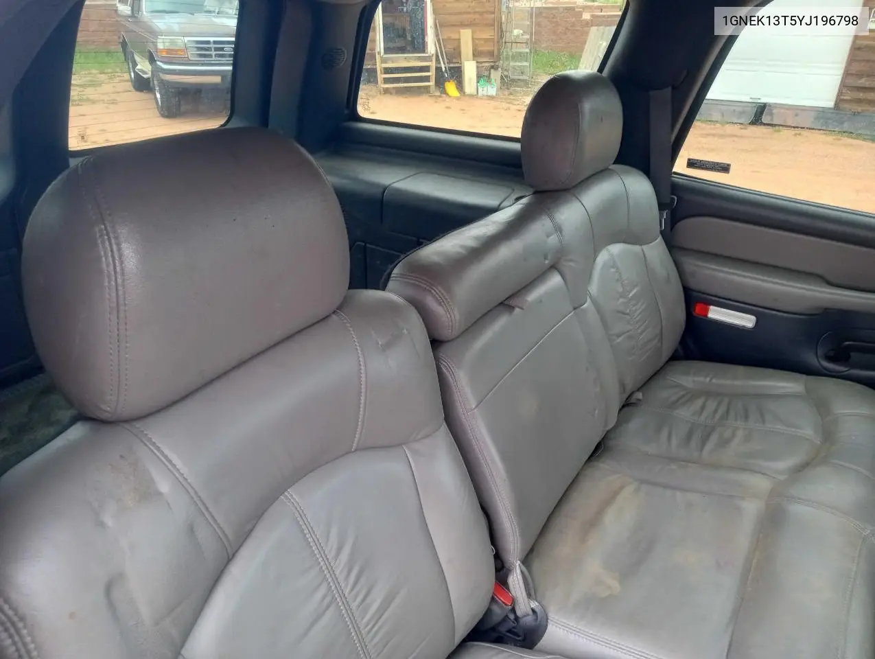 2000 Chevrolet Tahoe K1500 VIN: 1GNEK13T5YJ196798 Lot: 62869835
