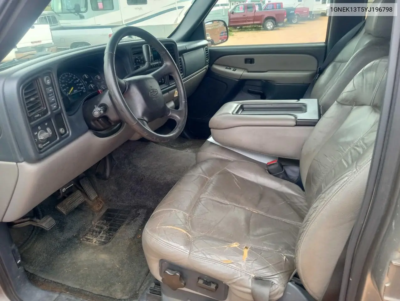 2000 Chevrolet Tahoe K1500 VIN: 1GNEK13T5YJ196798 Lot: 62869835