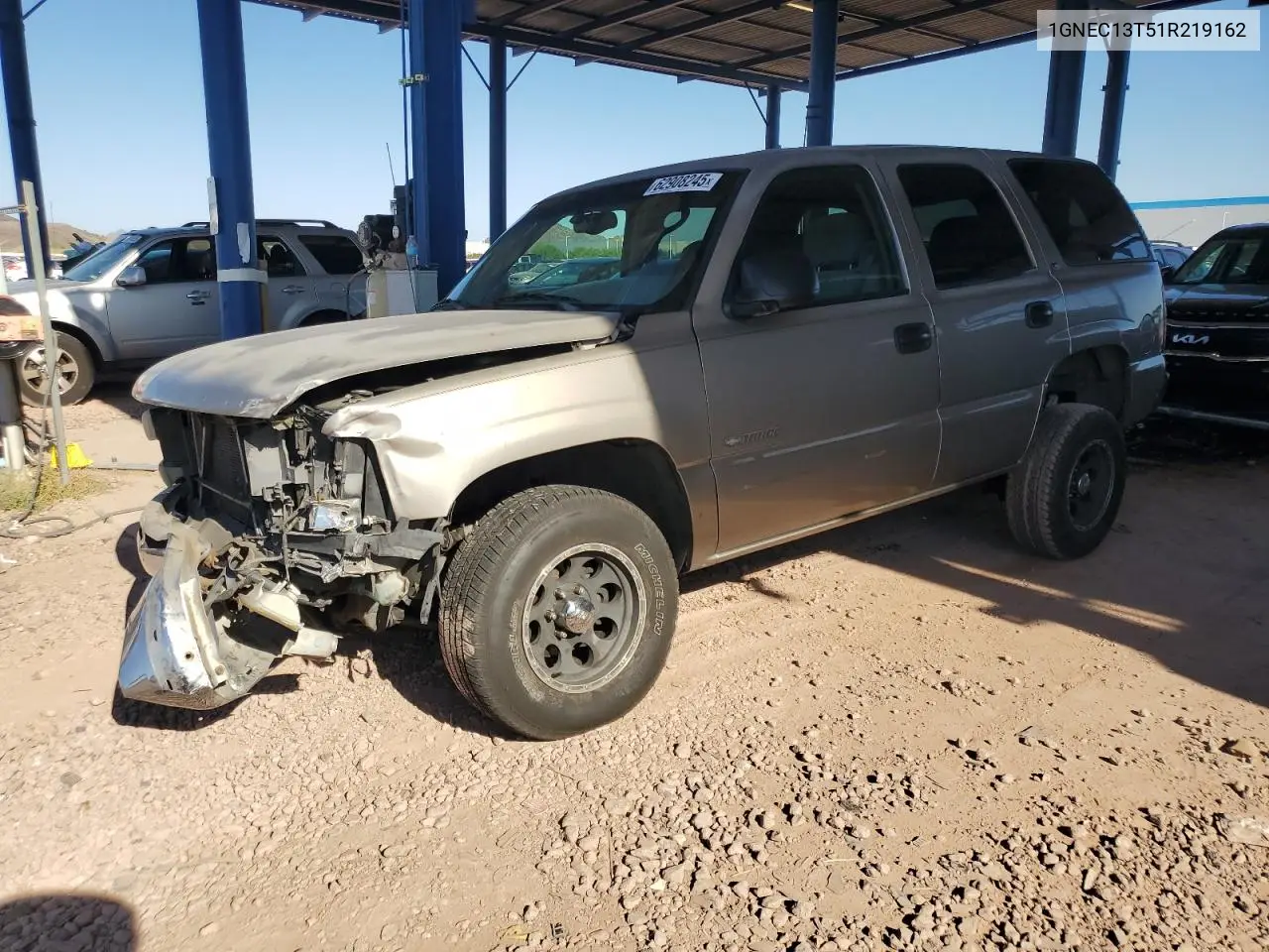 2001 Chevrolet Tahoe C1500 VIN: 1GNEC13T51R219162 Lot: 62908245