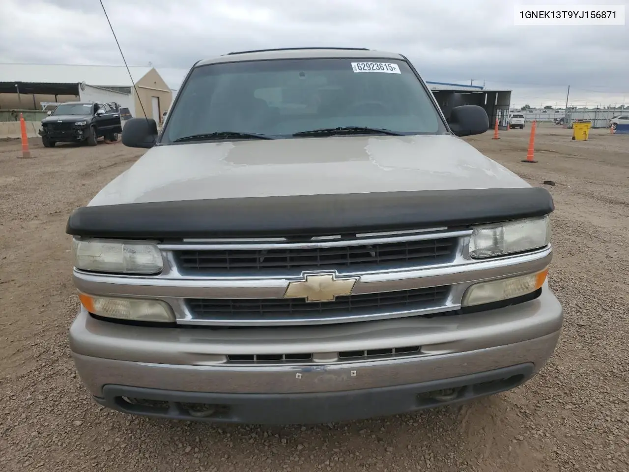 2004 Chevrolet Tahoe K1500 VIN: 1GNEK13T9YJ156871 Lot: 62923615