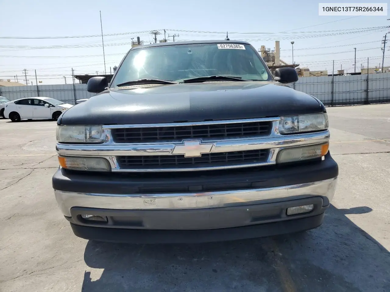 2005 Chevrolet Tahoe C1500 VIN: 1GNEC13T75R266344 Lot: 62756385