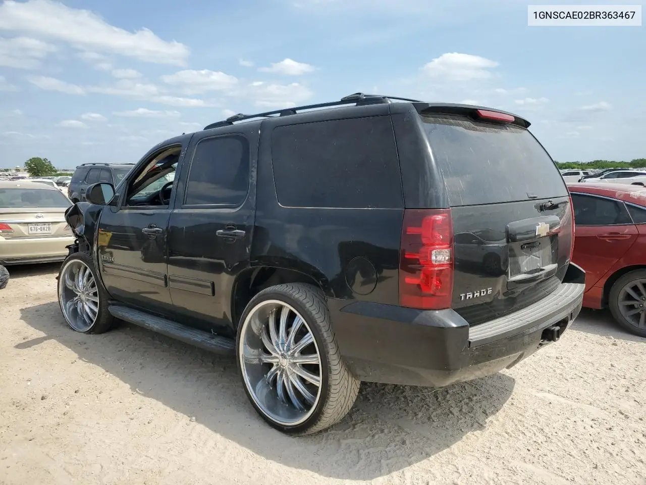 2011 Chevrolet Tahoe C1500 Ls VIN: 1GNSCAE02BR363467 Lot: 52591165