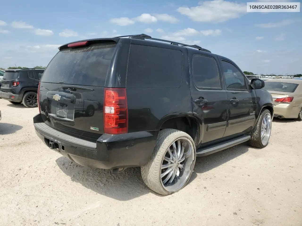 2011 Chevrolet Tahoe C1500 Ls VIN: 1GNSCAE02BR363467 Lot: 52591165
